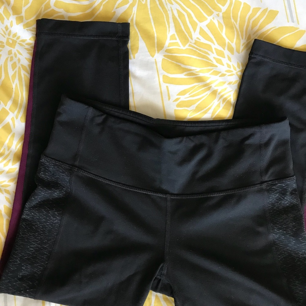 Athleta Heartbeat Revelation Capri sz M - Picture 5 of 5